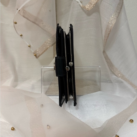Gucci Patent Black Wallet with Silver Logo - Picture 4 of 13
